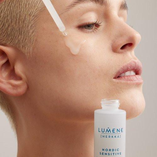 Lumene Nordic Sensitive [Herkkä] Weightless Serum Viegls serums bez smaržvielām 30ml