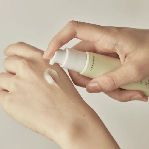 Beauty of Joseon Light On Serum : Centella + Vita C Atsvaidzinošs izgaismojošs sejas ādu serums 30ml