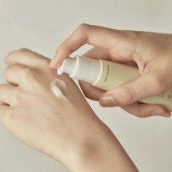 Beauty of Joseon Light On Serum : Centella + Vita C Atsvaidzinošs izgaismojošs sejas ādu serums 30ml