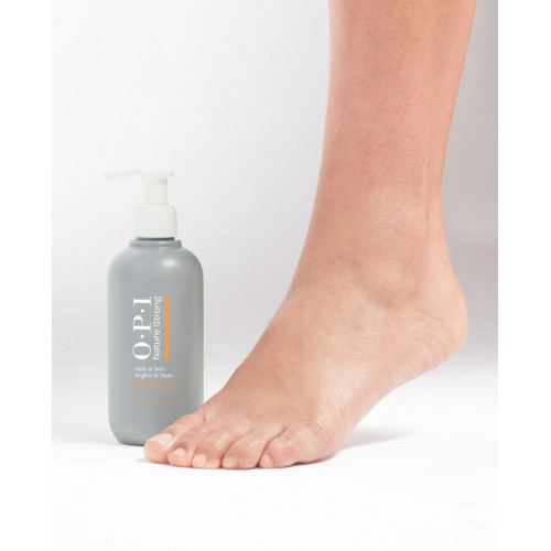 OPI Nature Strong Soften Up Pedi Soak Mīkstinoša kāju vanniņa 250ml