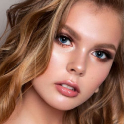 SLA Paris Luminizer Touch Of Glow Mirdzumu piešķirošs līdzeklis 6.5g