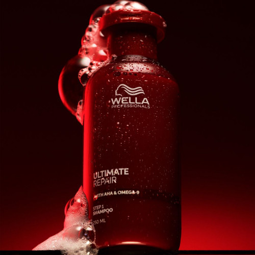 Wella Professionals Ultimate Repair Shampoo Intensvas iedarbības šampūns bojātiem matiem 250ml